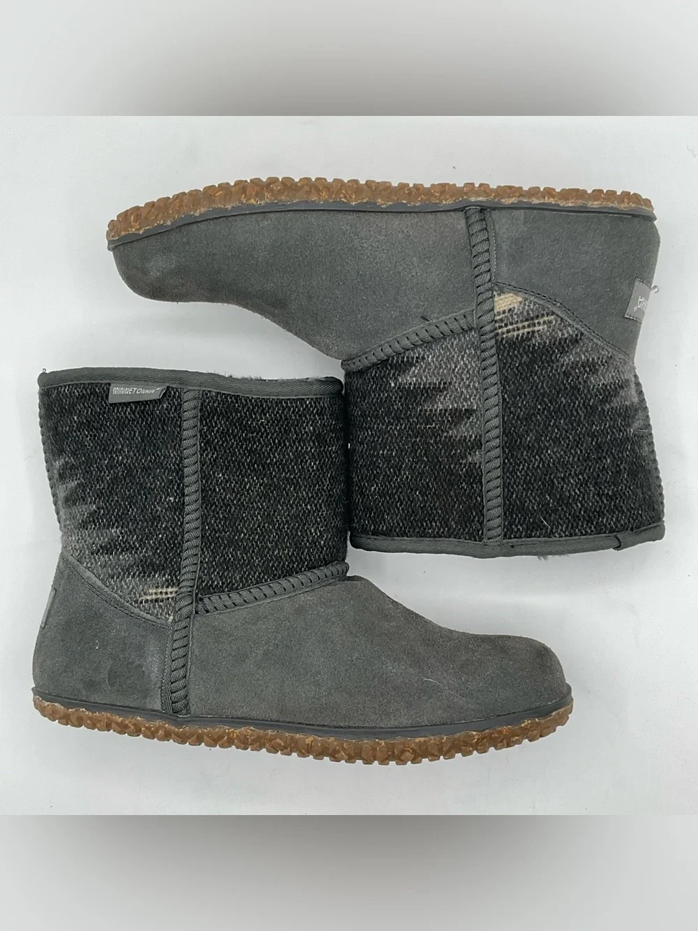 Minnetonka Women’s Gray Suede Faux Fur Lined Ankle Boots Size 9 M 84955